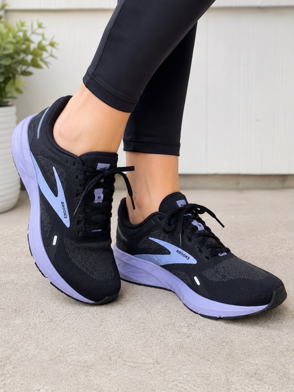 Brooks Launch 9 Running Shoes Women’s 9.5 Black Purple Road Running Sneakers
